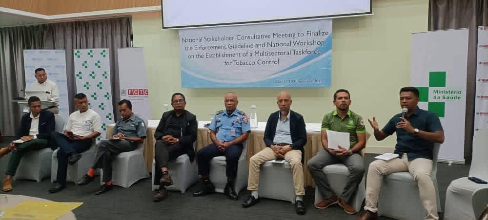 Díli, Segunda-Feira, 17 Novembru 2025 – Diretór Ezecutivu Aliansa Nasionál Kontrolu Tabaku (ANCT), Sancho Fernandes hola parte iha diskusaun durante workshop National Stakeholder Consultative Meeting To Finalize The Enforcement Guideline And National Workshop On The Establishment Of A Multisectoral.